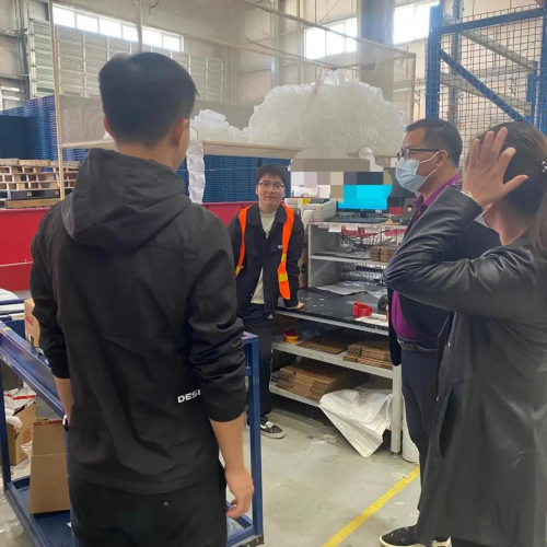 校领导巡视实习、看望京东实习实训学生(图2)