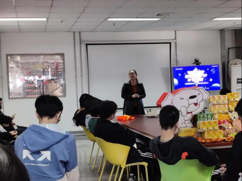 校领导巡视实习、看望京东实习实训学生(图3)