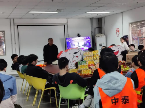 校领导巡视实习、看望京东实习实训学生(图4)